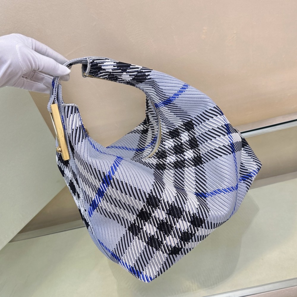 Burberry Classic Blue and White Contrast Large Knit Chain Bag Burberry Classic Blue and White Contrast Large Knit Chain Bag