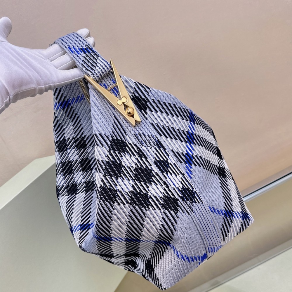 Burberry Classic Blue and White Contrast Large Knit Chain Bag Burberry Classic Blue and White Contrast Large Knit Chain Bag