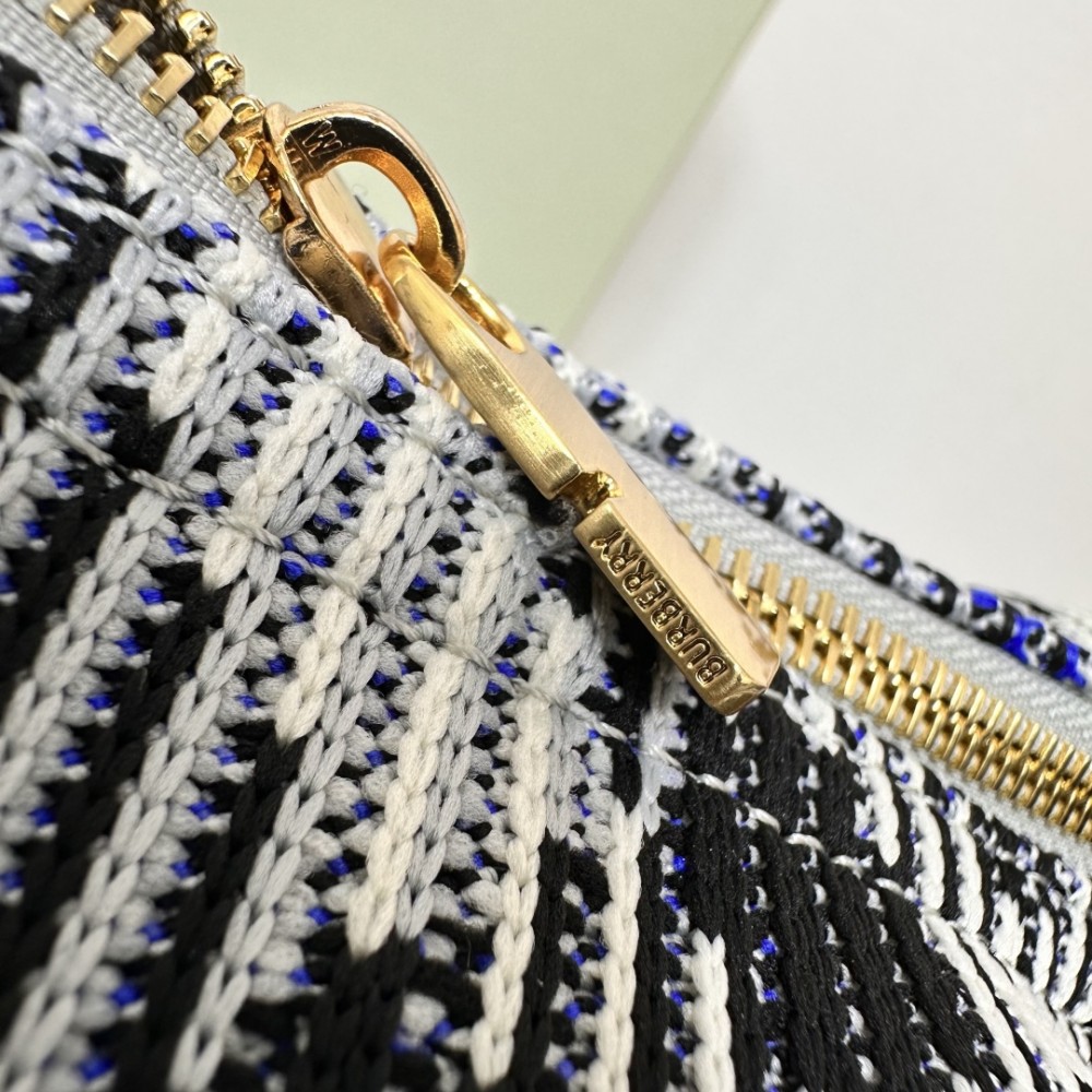 Burberry Classic Blue and White Contrast Large Knit Chain Bag Burberry Classic Blue and White Contrast Large Knit Chain Bag