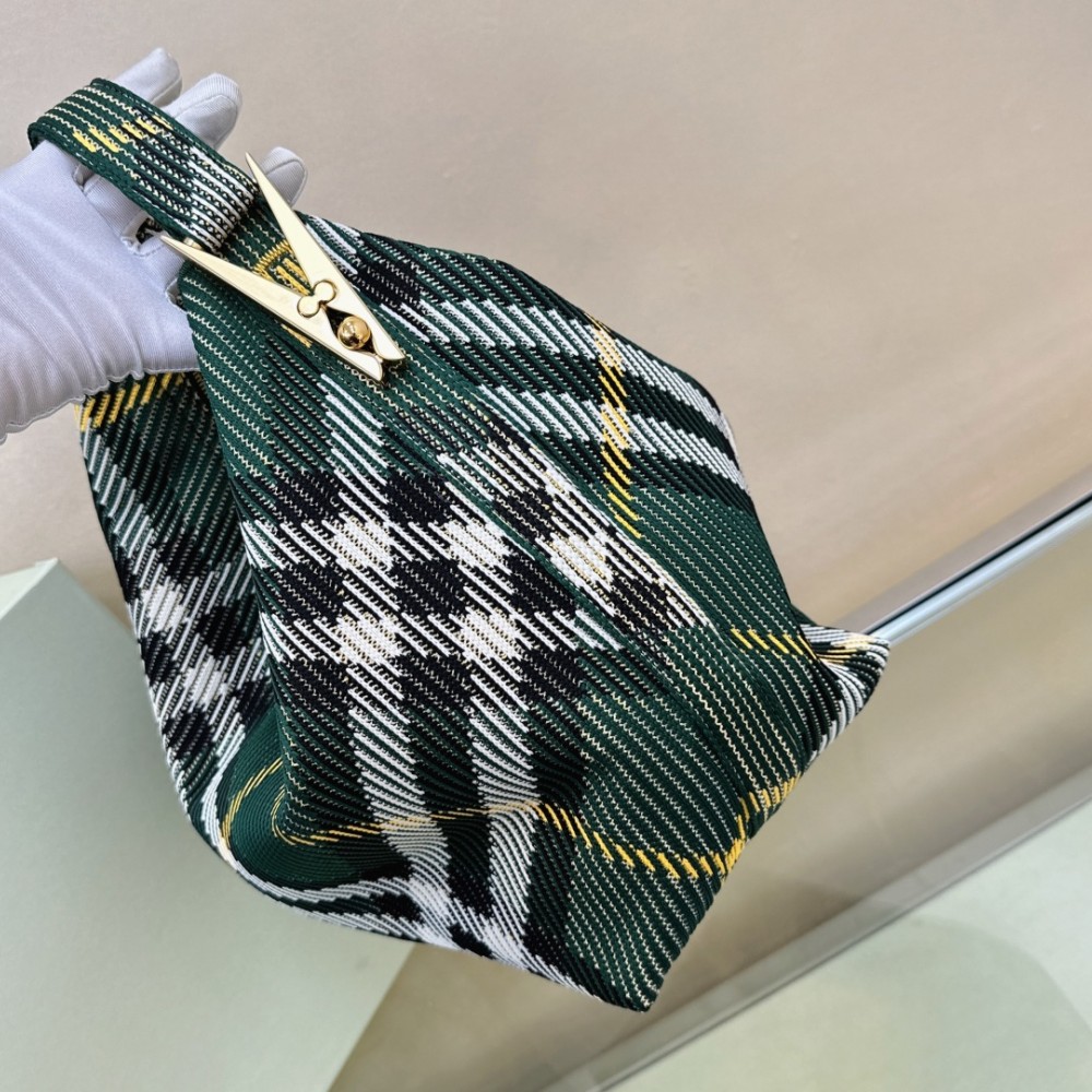 Burberry Classic Navy and Black Contrast Large Knitted Chain Bag Burberry Classic Navy and Black Contrast Large Knitted Chain Bag