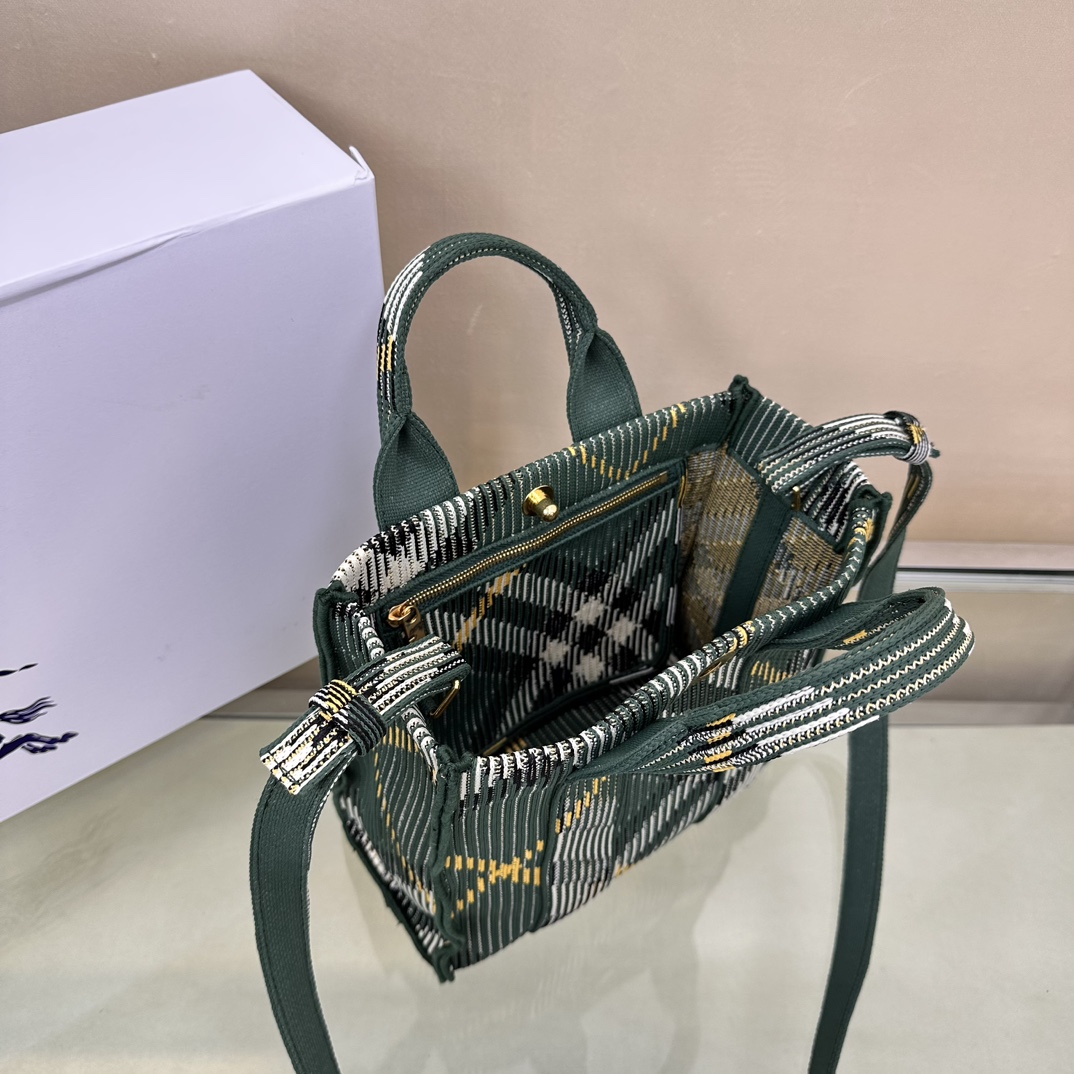Burberry Mini Check Dark Green and White Knit Tote Bag Burberry Mini Check Dark Green and White Knit Tote Bag