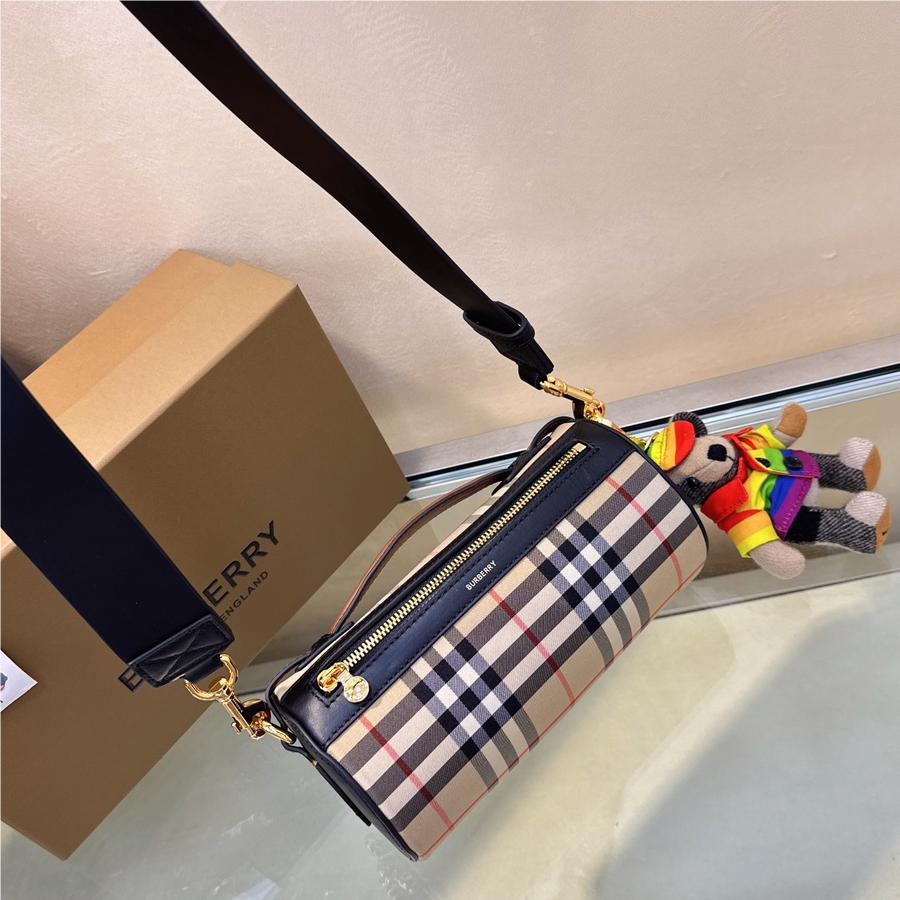 Burberry classic check leather exquisite hardware chain bag Burberry classic check leather exquisite hardware chain bag