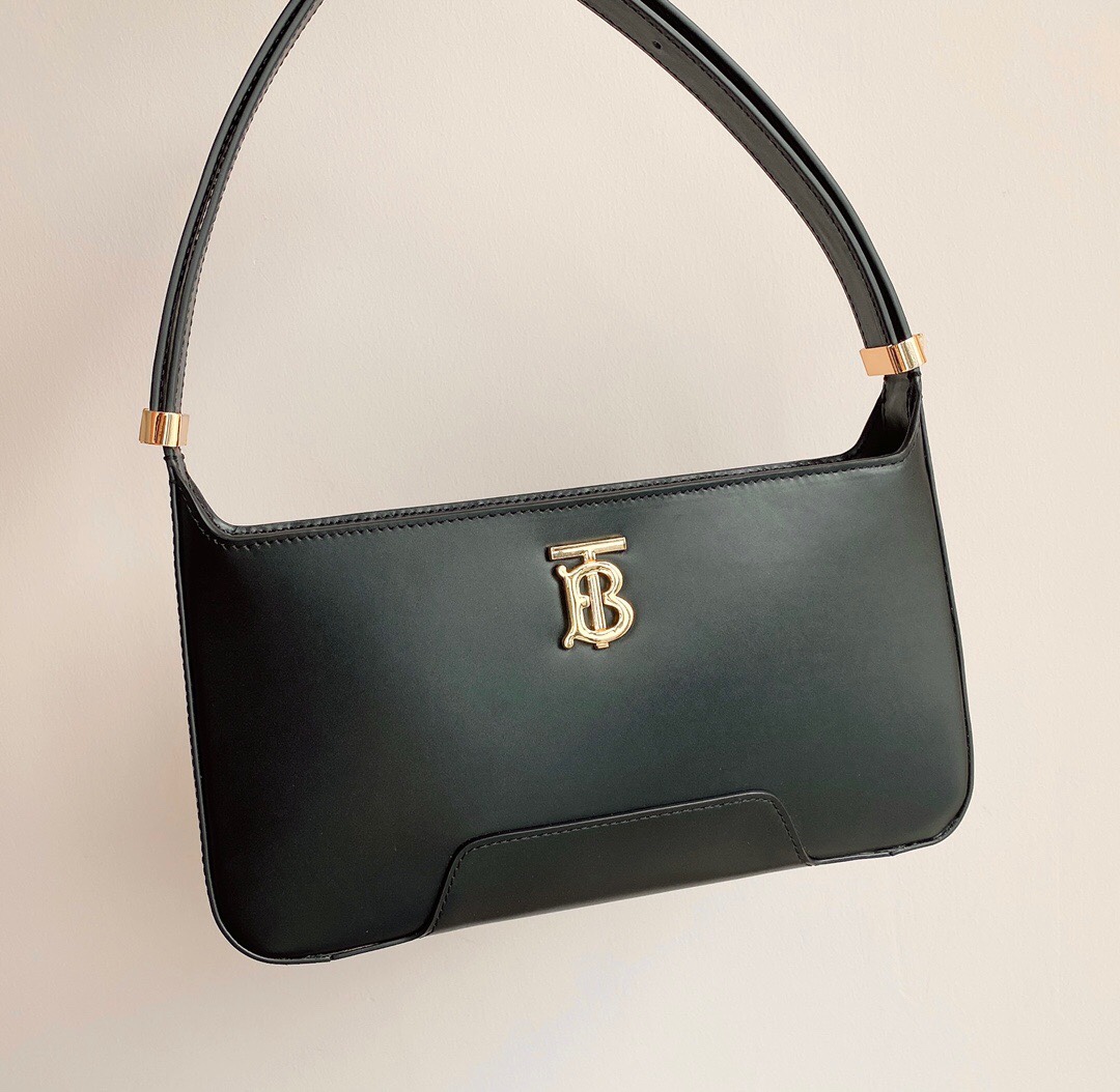 Burberry classic black leather hardware tote bag Burberry classic black leather hardware tote bag