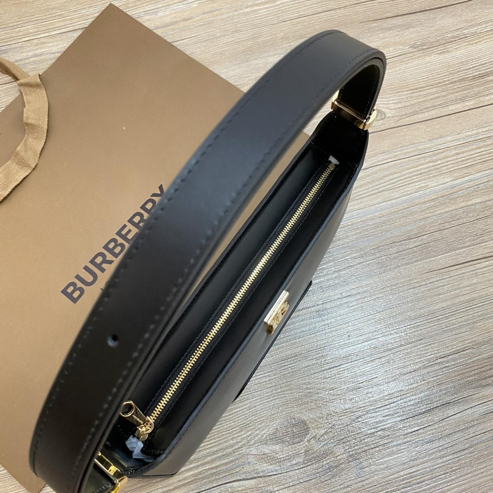 Burberry classic black leather hardware tote bag Burberry classic black leather hardware tote bag