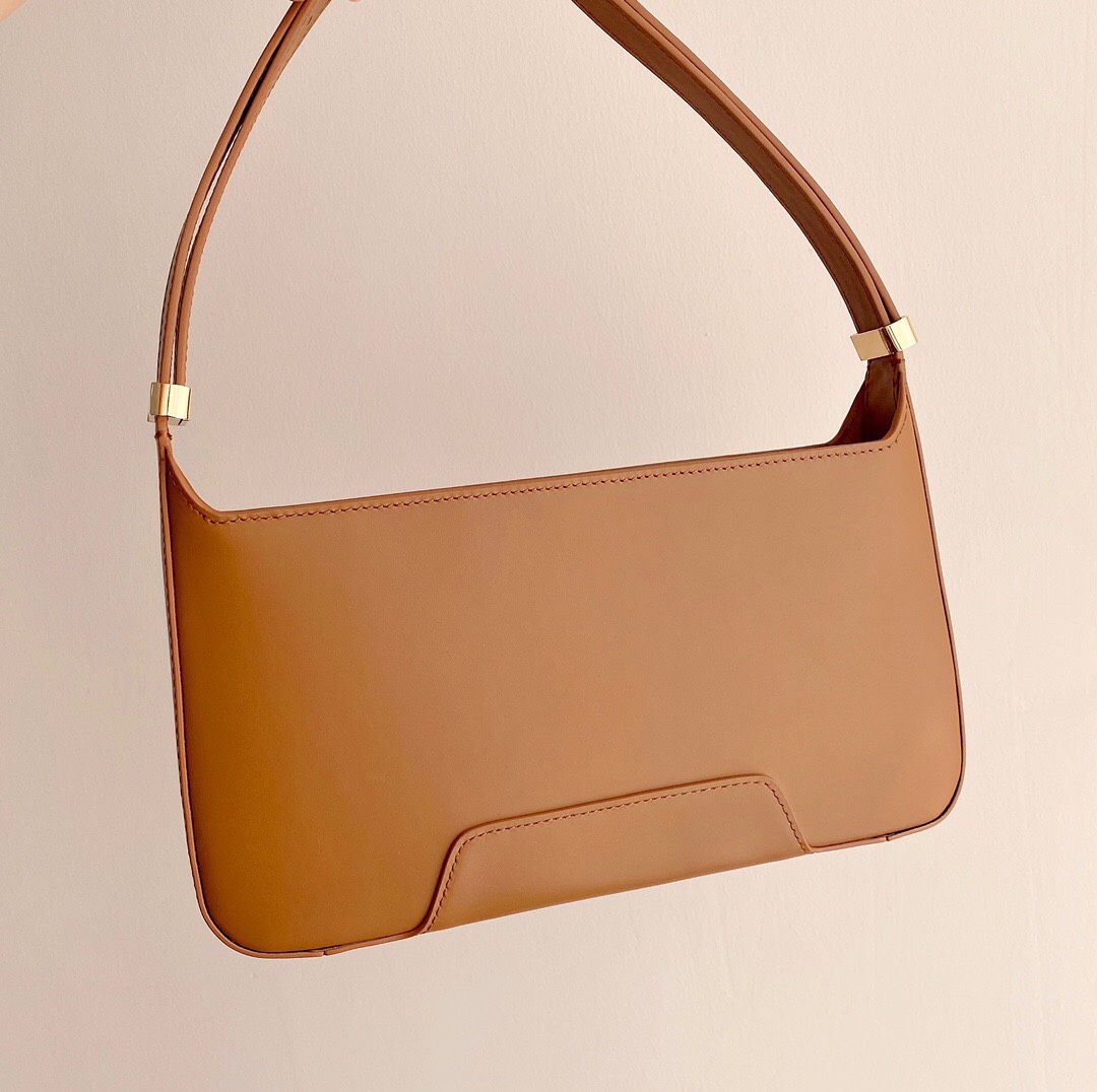 Burberry Classic Brown Leather Hardware Tote Bag Burberry Classic Brown Leather Hardware Tote Bag