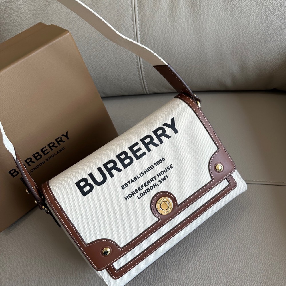 Burberry classic white contrast check bag Burberry classic white contrast check bag