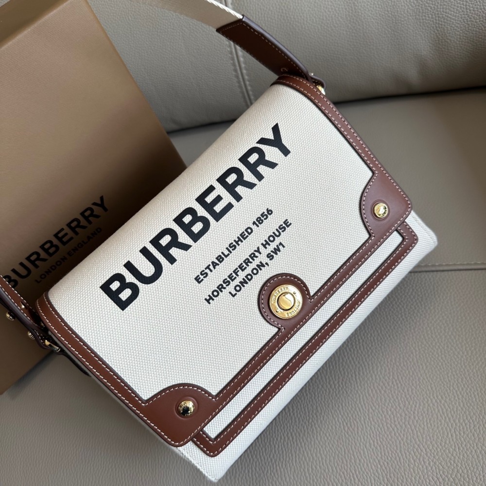 Burberry classic white contrast check bag Burberry classic white contrast check bag