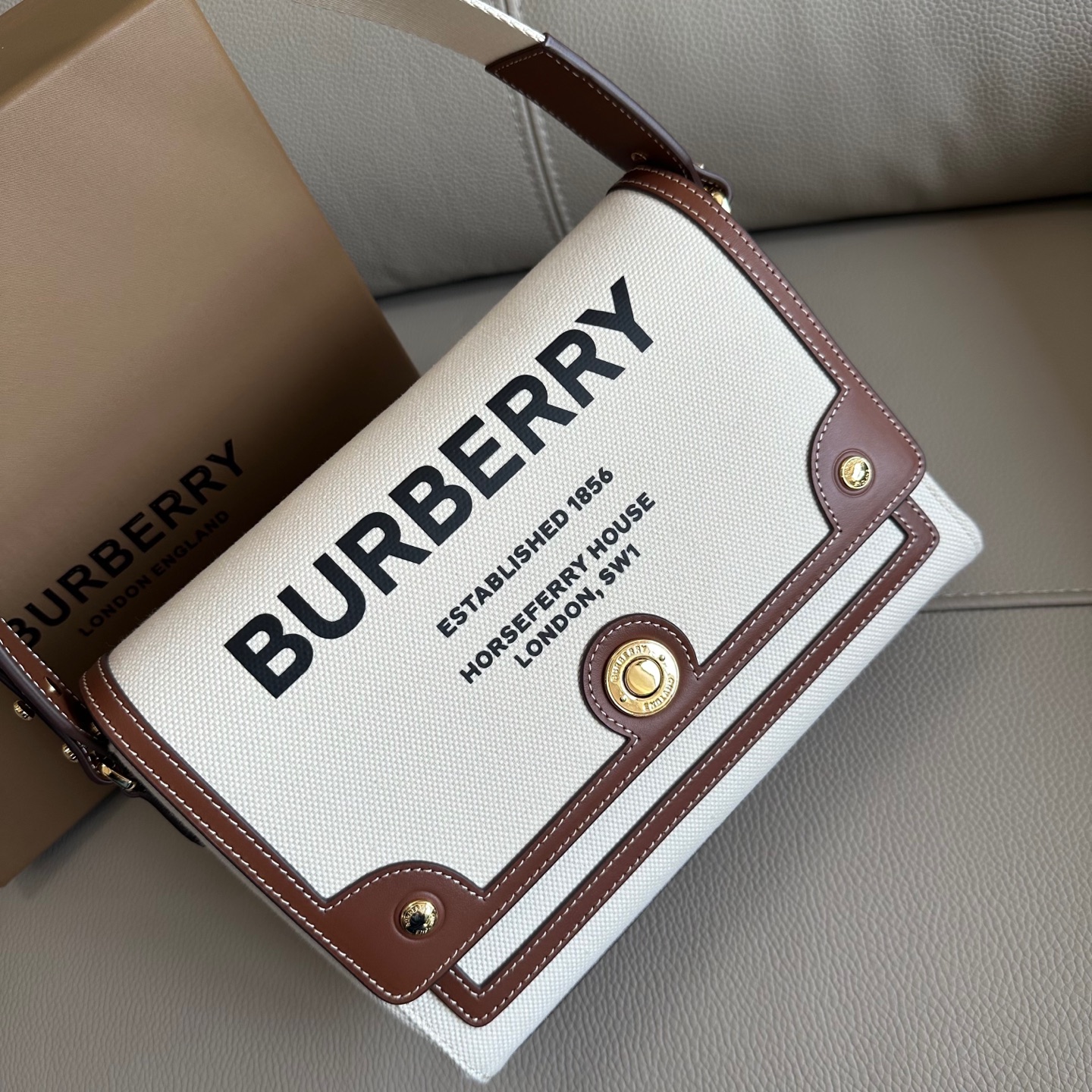 Burberry classic white contrast check bag Burberry classic white contrast check bag