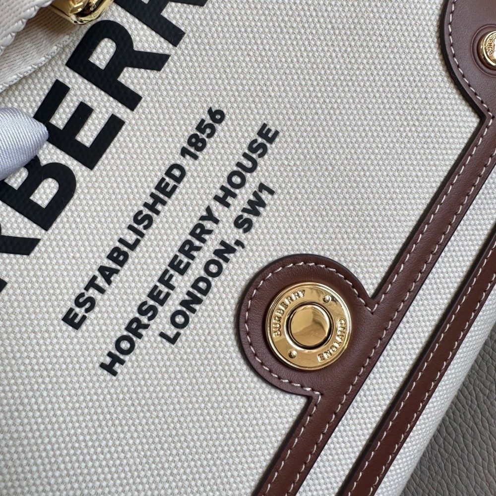 Burberry classic white contrast check bag Burberry classic white contrast check bag