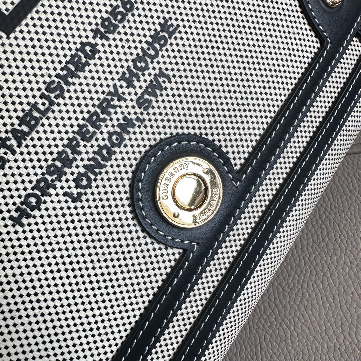 Burberry classic grey contrast check bag Burberry classic grey contrast check bag