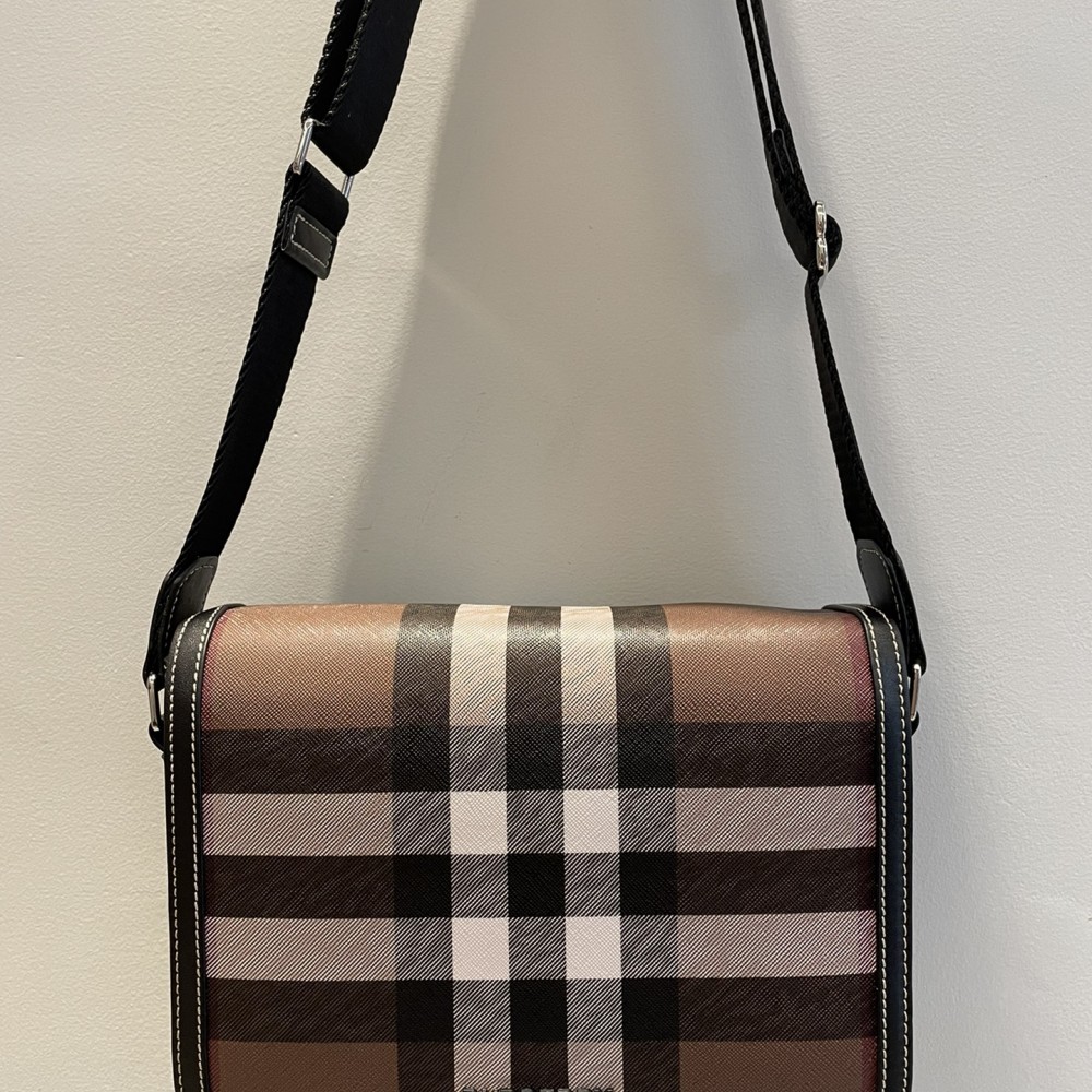 Burberry classic black and brown checkered diamond check crossbody bag Burberry classic black and brown checkered diamond check crossbody bag