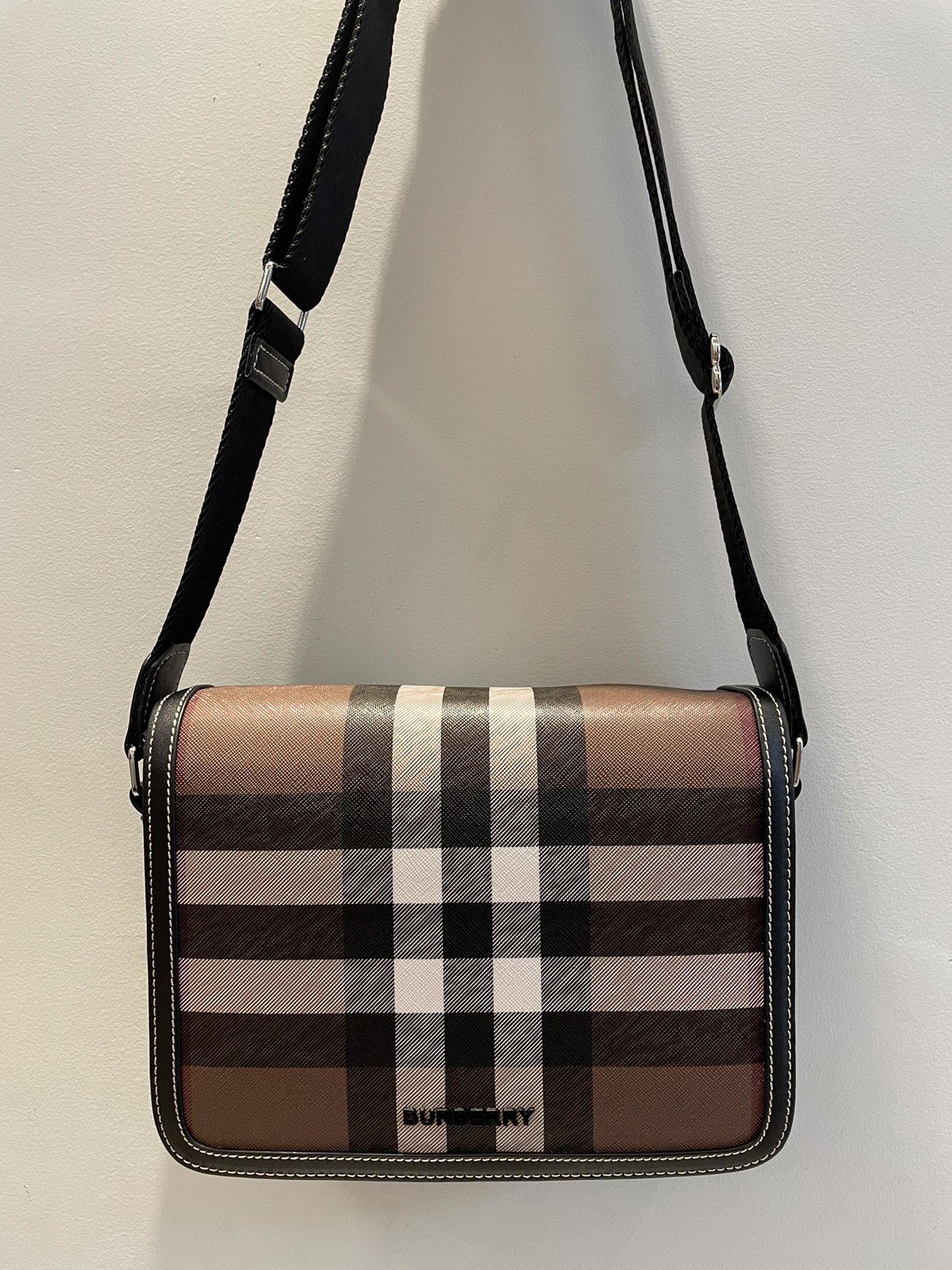 Burberry classic black and brown checkered diamond check crossbody bag Burberry classic black and brown checkered diamond check crossbody bag