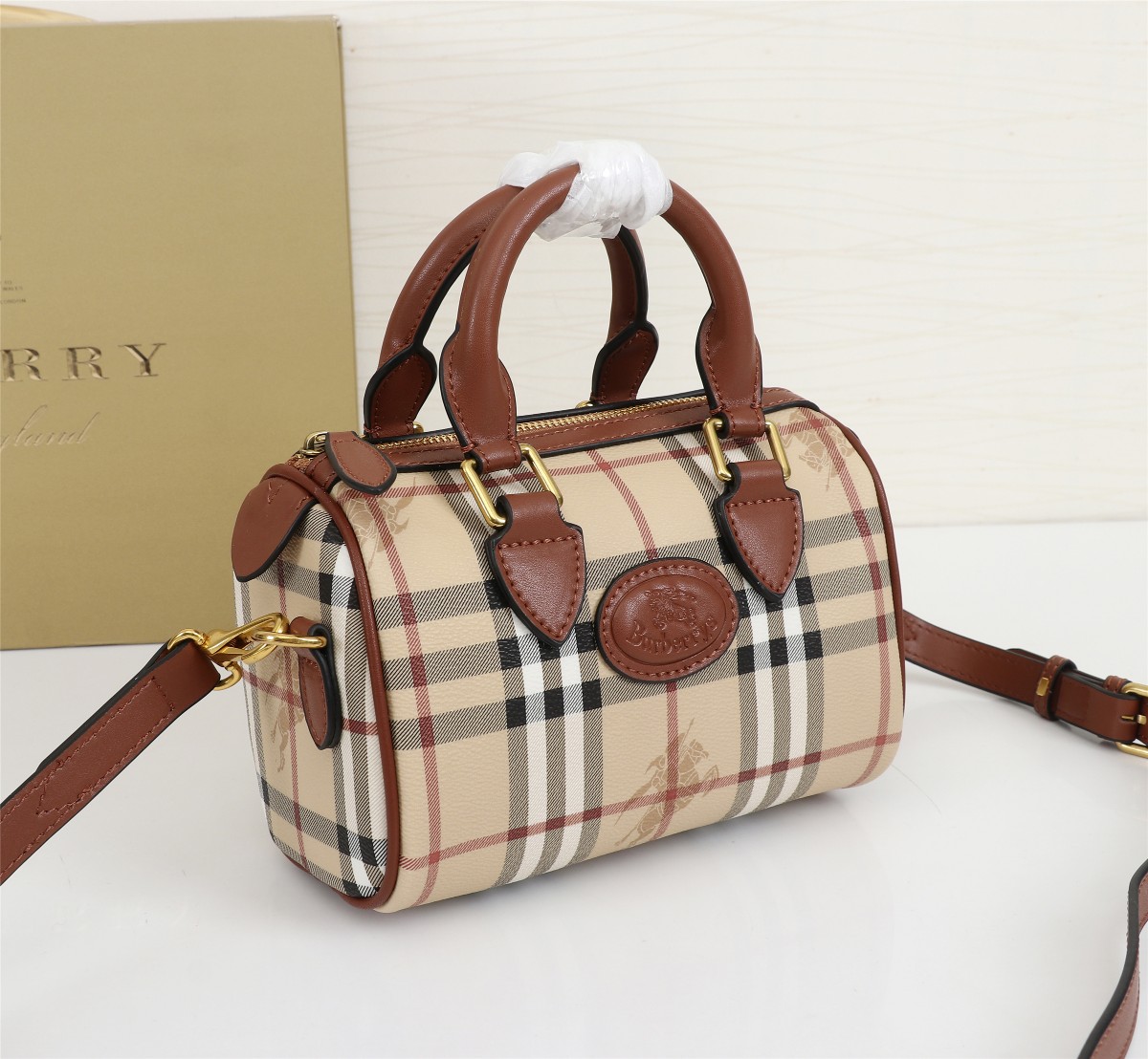 Burberry Classic Brown and White Checkered Long Strap Crossbody Bag Burberry Classic Brown and White Checkered Long Strap Crossbody Bag