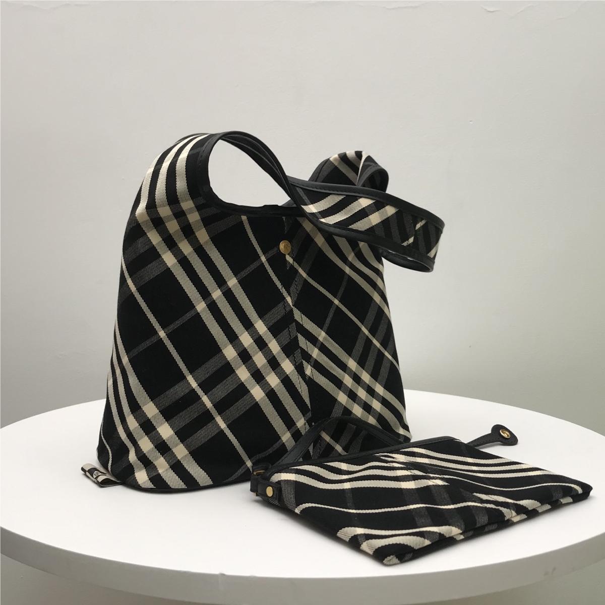 Burberry Classic Canvas Tote Burberry Classic Canvas Tote