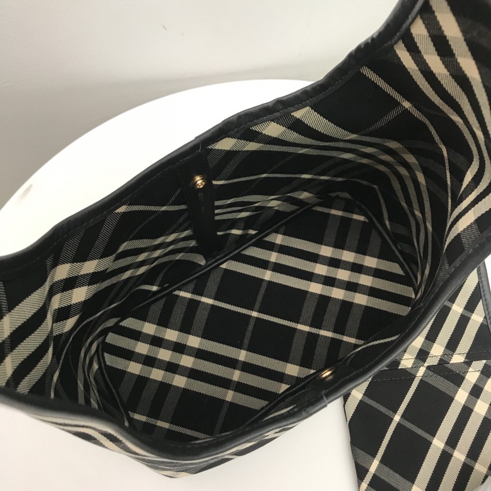 Burberry Classic Canvas Tote Burberry Classic Canvas Tote