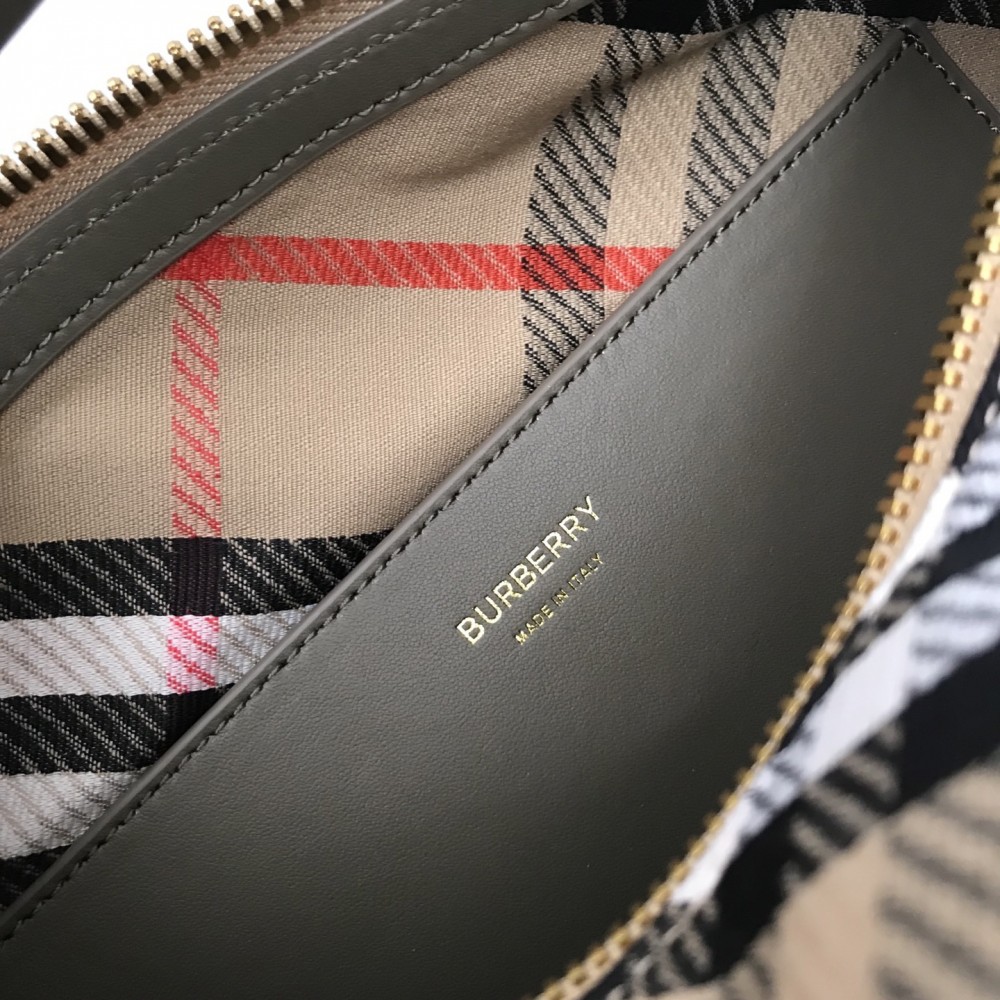 Burberry classic checkered bucket bag Burberry classic checkered bucket bag