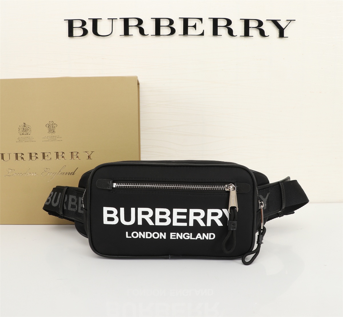 Burberry Classic Plain Black Canvas Zipper Crossbody Bag Burberry Classic Plain Black Canvas Zipper Crossbody Bag
