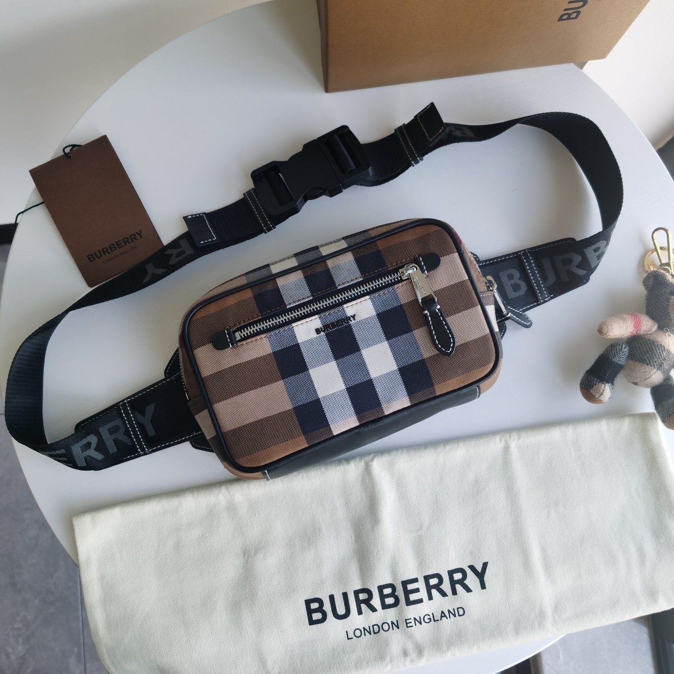 Burberry Classic Plain Dark Brown Canvas Zipper Crossbody Bag Burberry Classic Plain Dark Brown Canvas Zipper Crossbody Bag