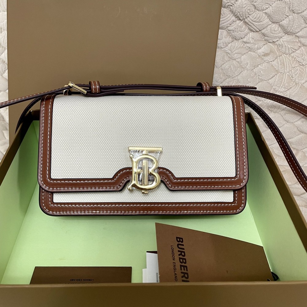 Burberry classic white calfskin exquisite hardware crossbody bag Burberry classic white calfskin exquisite hardware crossbody bag