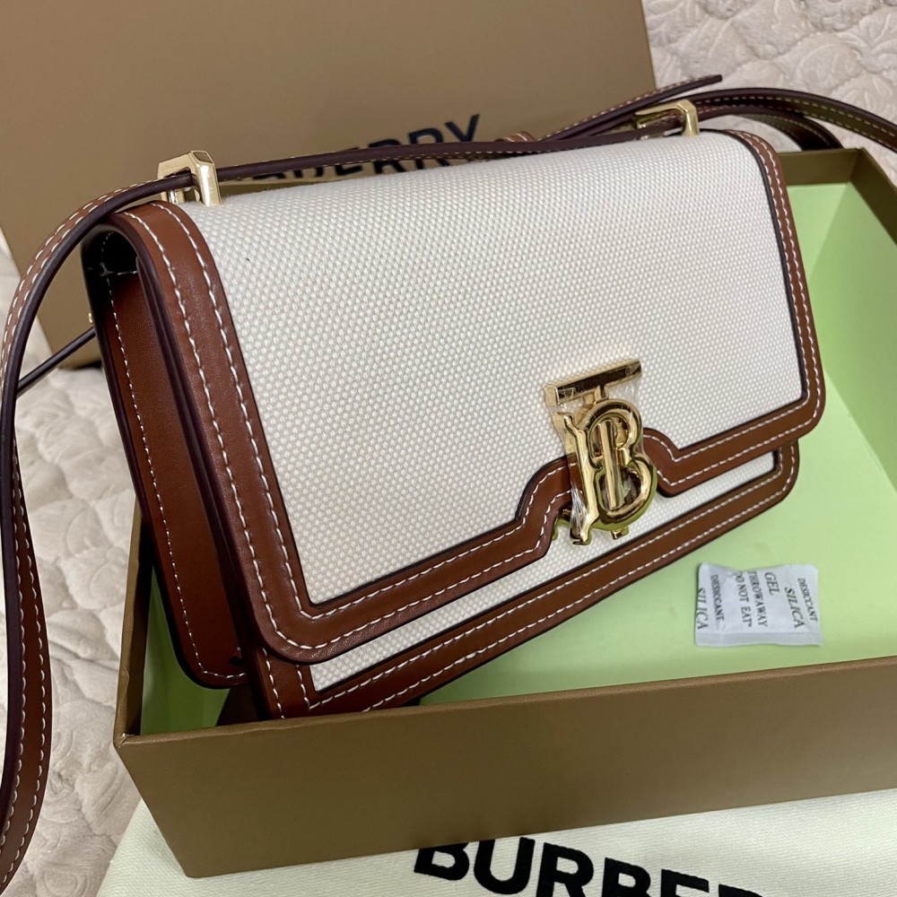Burberry classic white calfskin exquisite hardware crossbody bag Burberry classic white calfskin exquisite hardware crossbody bag