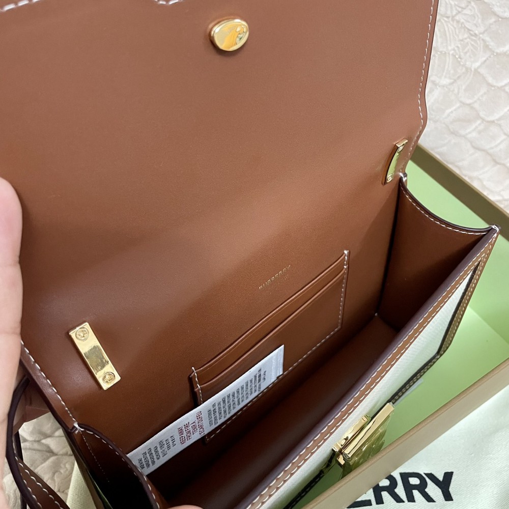 Burberry classic white calfskin exquisite hardware crossbody bag Burberry classic white calfskin exquisite hardware crossbody bag