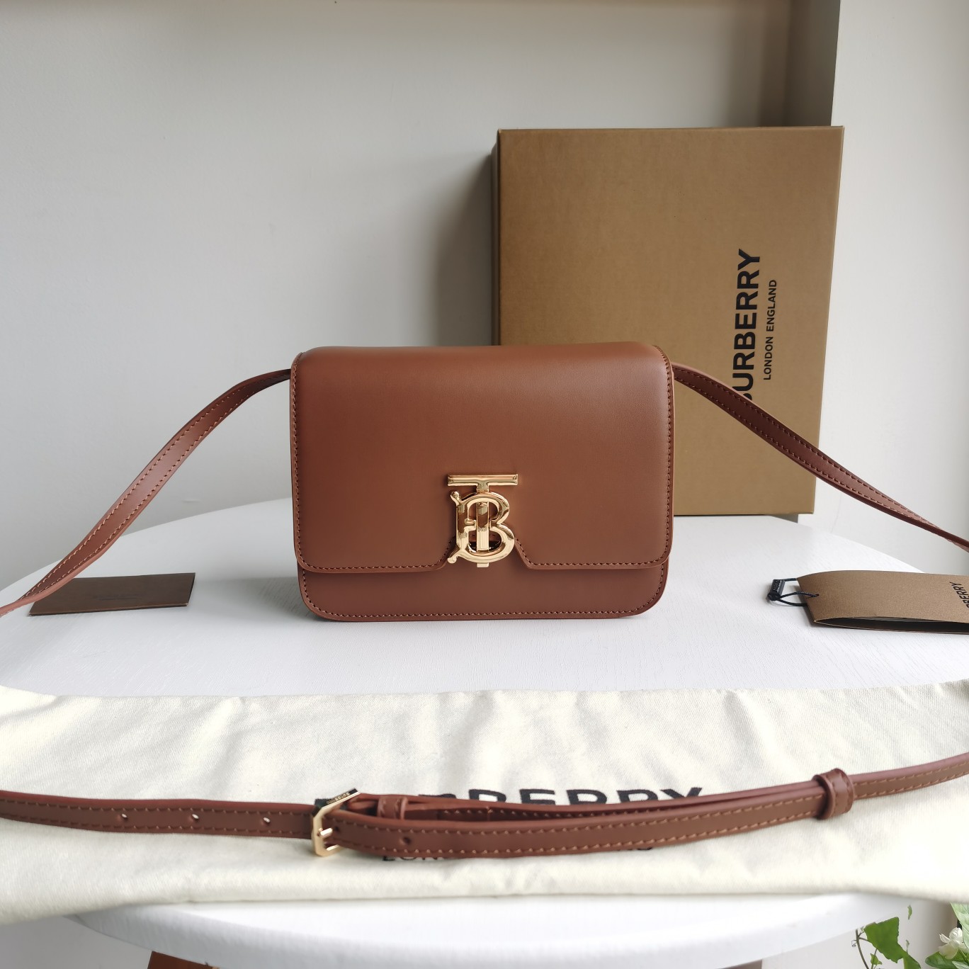 Burberry classic dark brown calfskin exquisite hardware crossbody bag Burberry classic dark brown calfskin exquisite hardware crossbody bag
