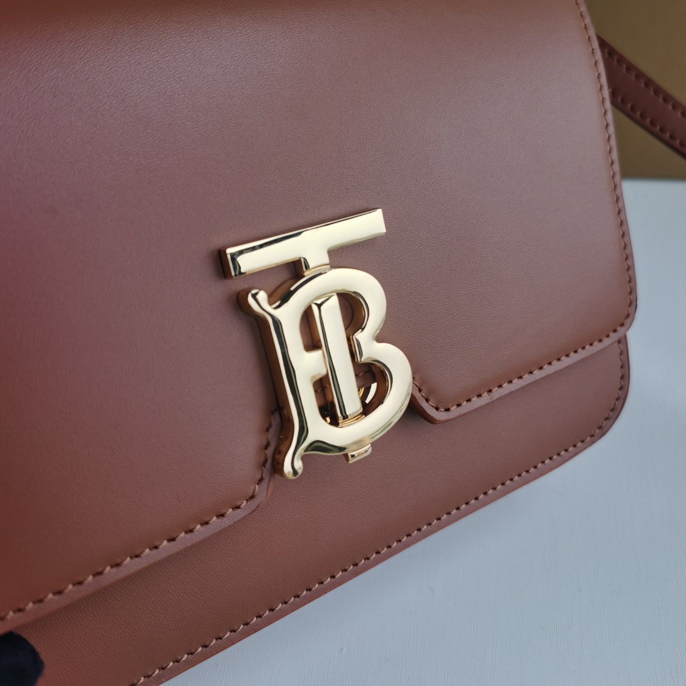 Burberry classic dark brown calfskin exquisite hardware crossbody bag Burberry classic dark brown calfskin exquisite hardware crossbody bag