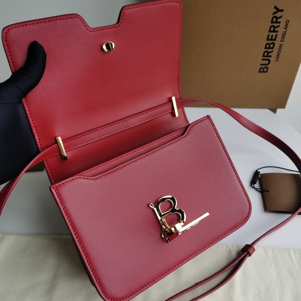 Burberry classic dark red calfskin exquisite hardware crossbody bag Burberry classic dark red calfskin exquisite hardware crossbody bag