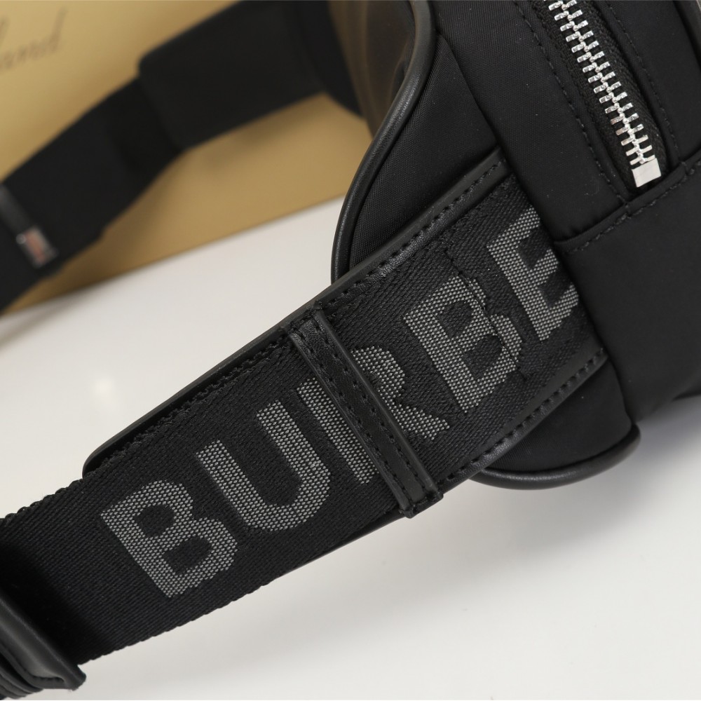 Burberry Classic Plain Black Canvas Zipper Crossbody Bag Burberry Classic Plain Black Canvas Zipper Crossbody Bag