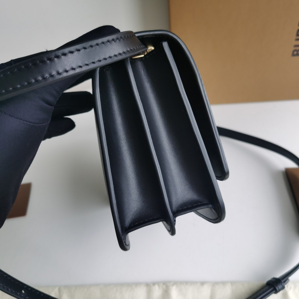 Burberry classic dark black calfskin exquisite hardware crossbody bag Burberry classic dark black calfskin exquisite hardware crossbody bag