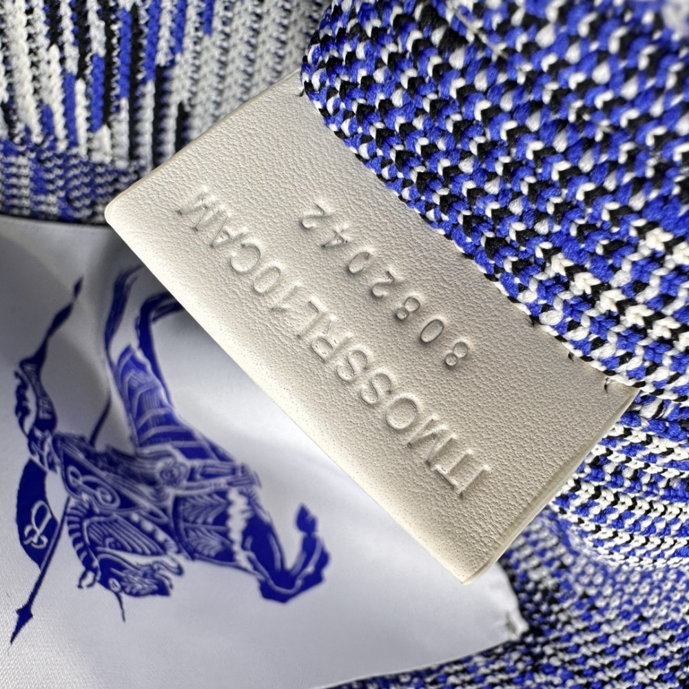 Burberry classic blue and white contrast knitted chain bag Burberry classic blue and white contrast knitted chain bag