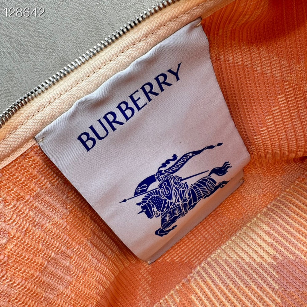 Burberry classic peach and white contrast medium knitted chain bag Burberry classic peach and white contrast medium knitted chain bag
