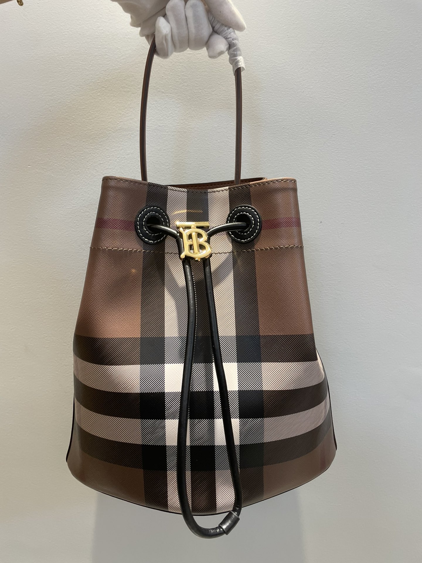 Burberry white and brown contrasting hardware bucket bag Burberry white and brown contrasting hardware bucket bag