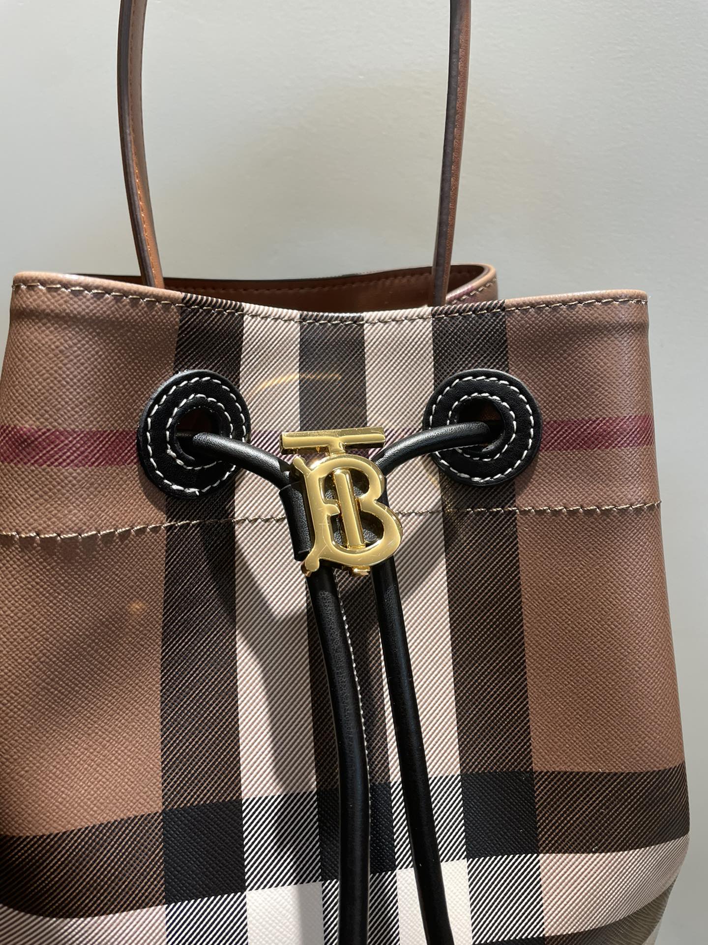 Burberry white and brown contrasting hardware bucket bag Burberry white and brown contrasting hardware bucket bag
