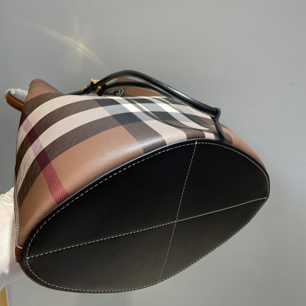 Burberry white and brown contrasting hardware bucket bag Burberry white and brown contrasting hardware bucket bag