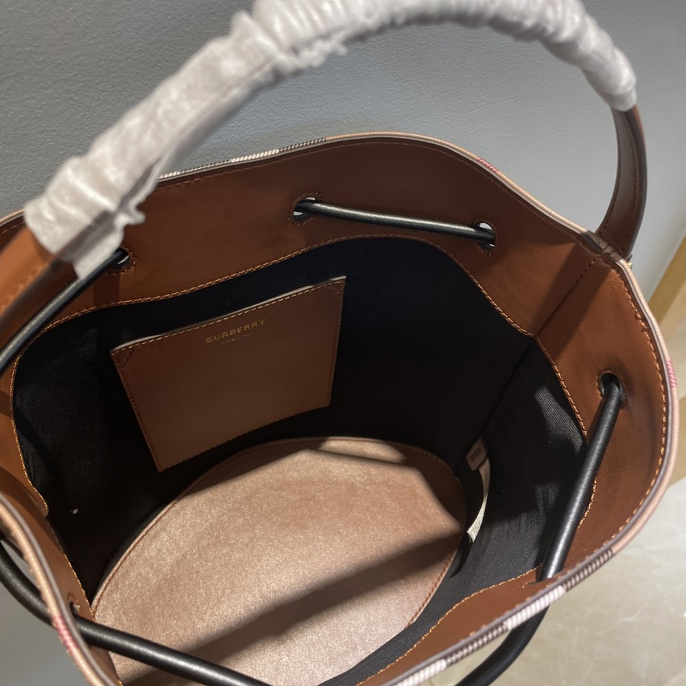 Burberry white and brown contrasting hardware bucket bag Burberry white and brown contrasting hardware bucket bag
