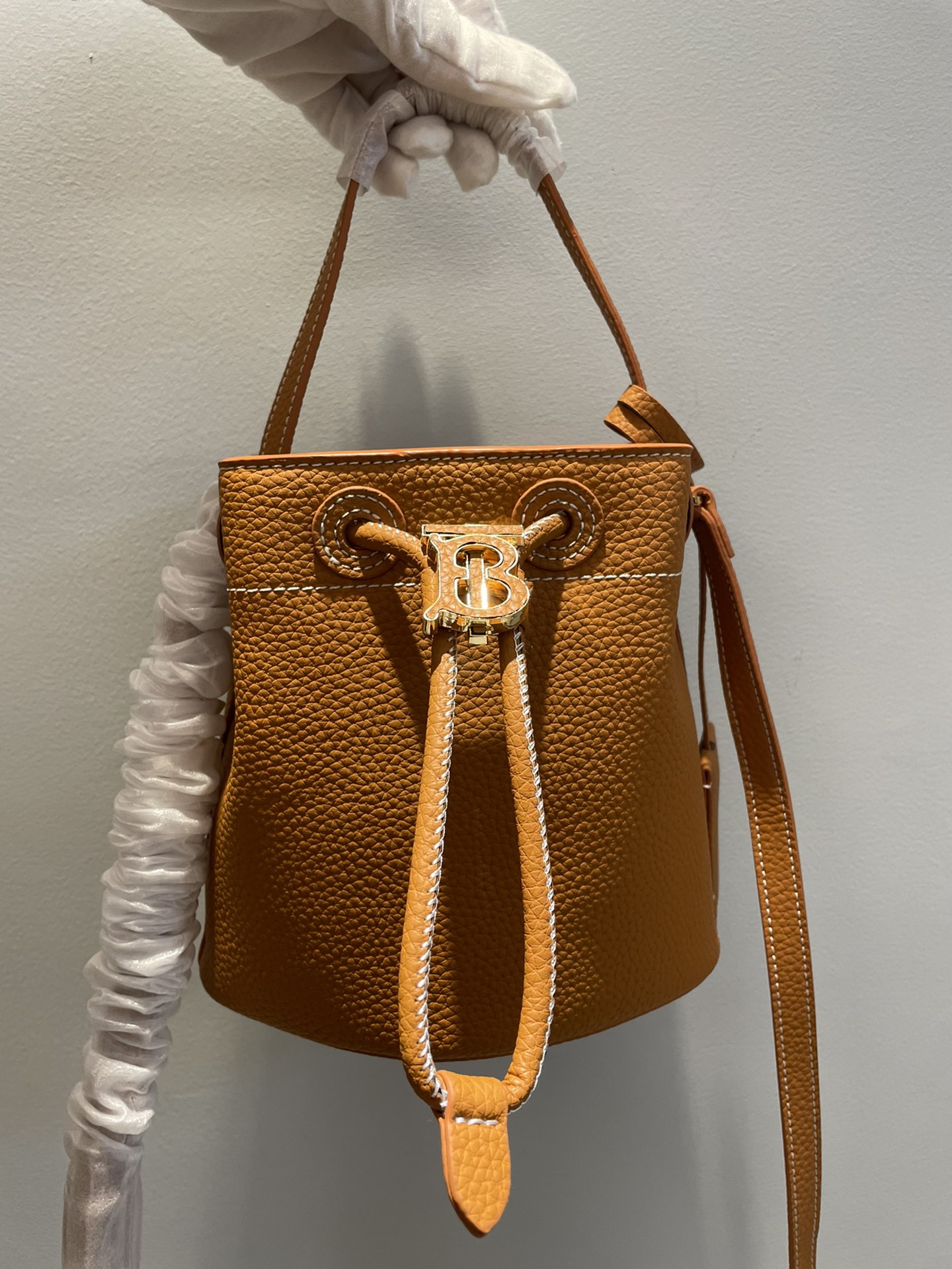 Burberry brown leather hardware bucket bag Burberry brown leather hardware bucket bag