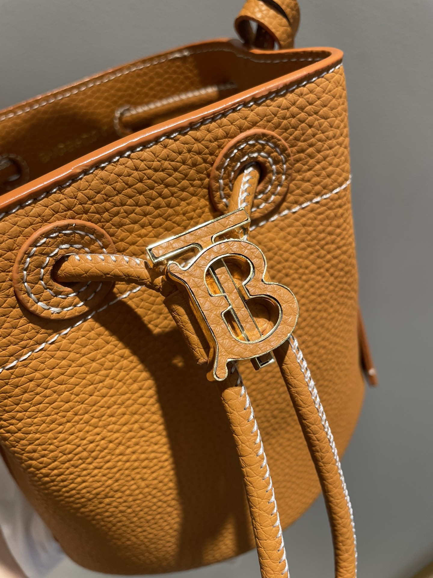 Burberry brown leather hardware bucket bag Burberry brown leather hardware bucket bag