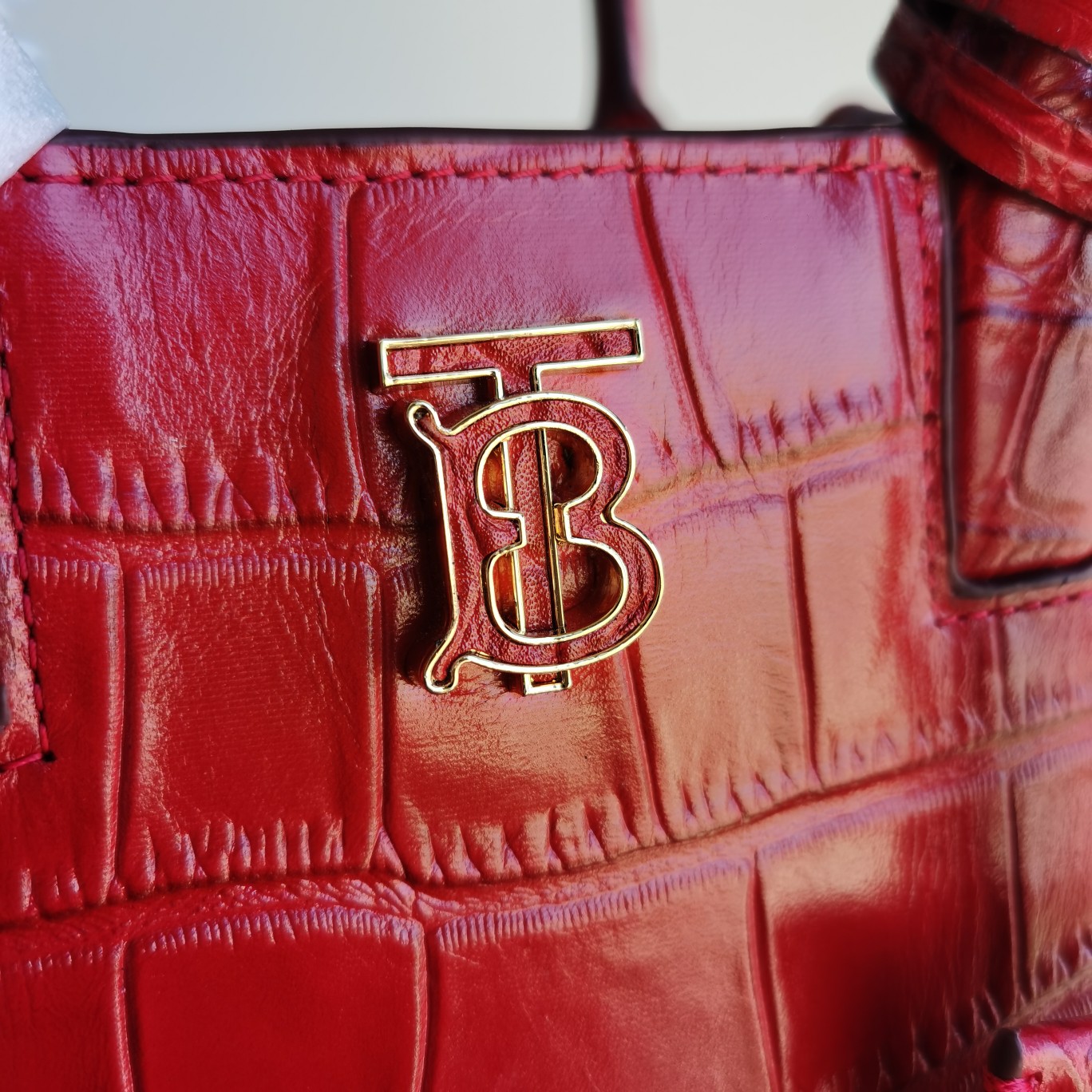 Burberry crocodile leather red tote bag Burberry crocodile leather red tote bag