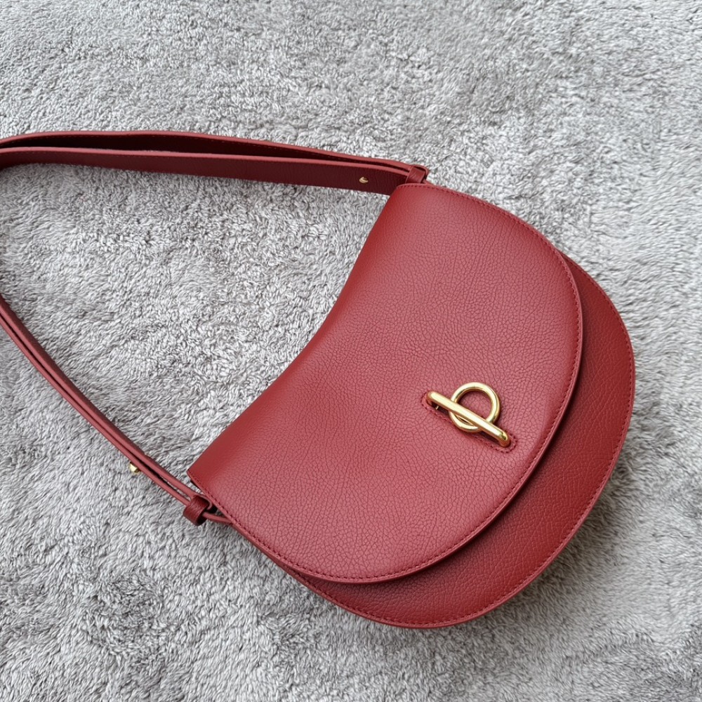 Burberry vintage half-moon underarm bag Burberry vintage half-moon underarm bag