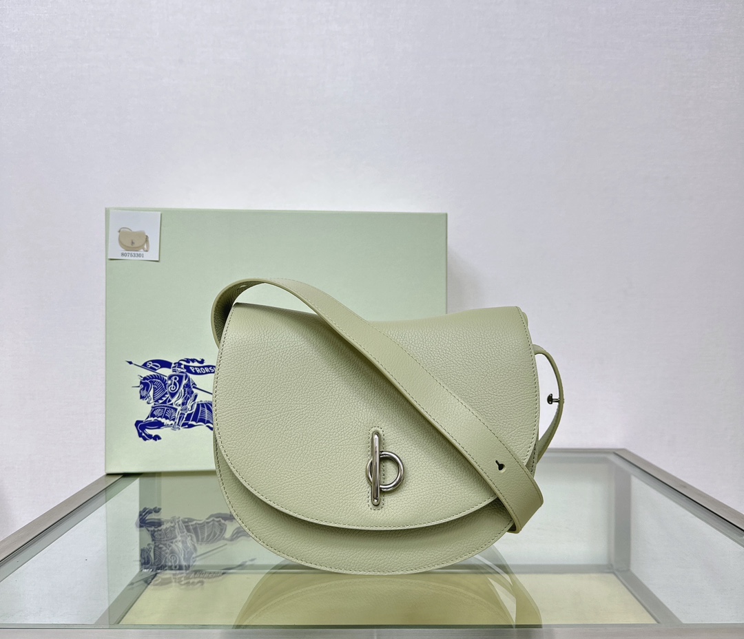 Burberry vintage half-moon underarm bag Burberry vintage half-moon underarm bag