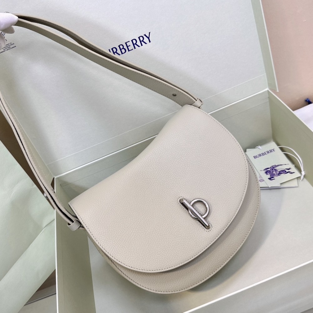 Burberry vintage half-moon underarm bag Burberry vintage half-moon underarm bag