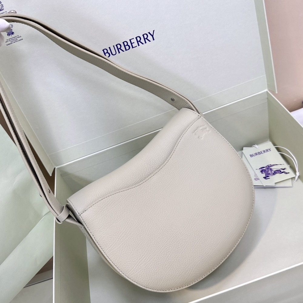 Burberry vintage half-moon underarm bag Burberry vintage half-moon underarm bag