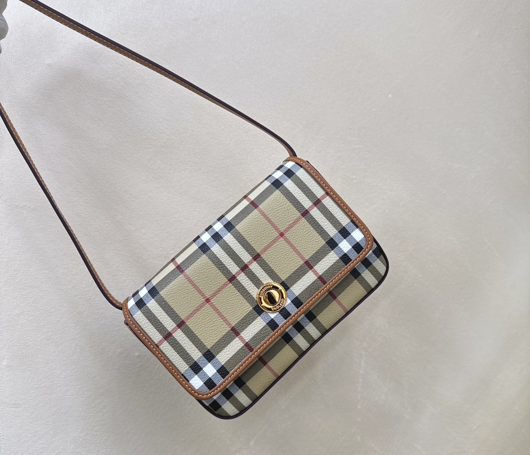 Burberry classic plaid underarm bag Burberry classic plaid underarm bag