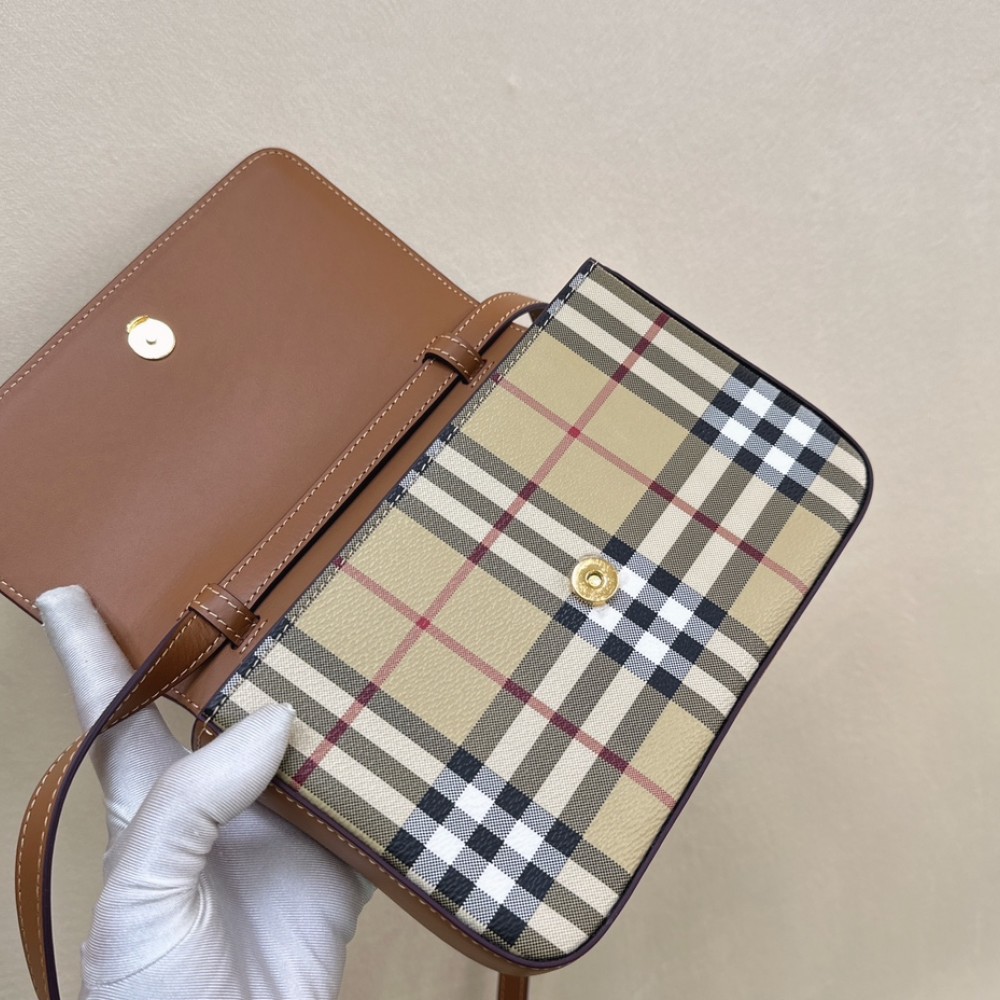 Burberry classic plaid underarm bag Burberry classic plaid underarm bag