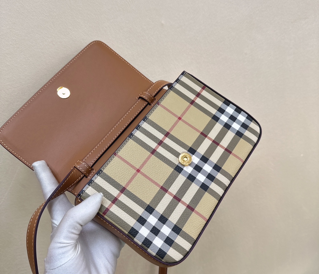 Burberry classic plaid underarm bag Burberry classic plaid underarm bag