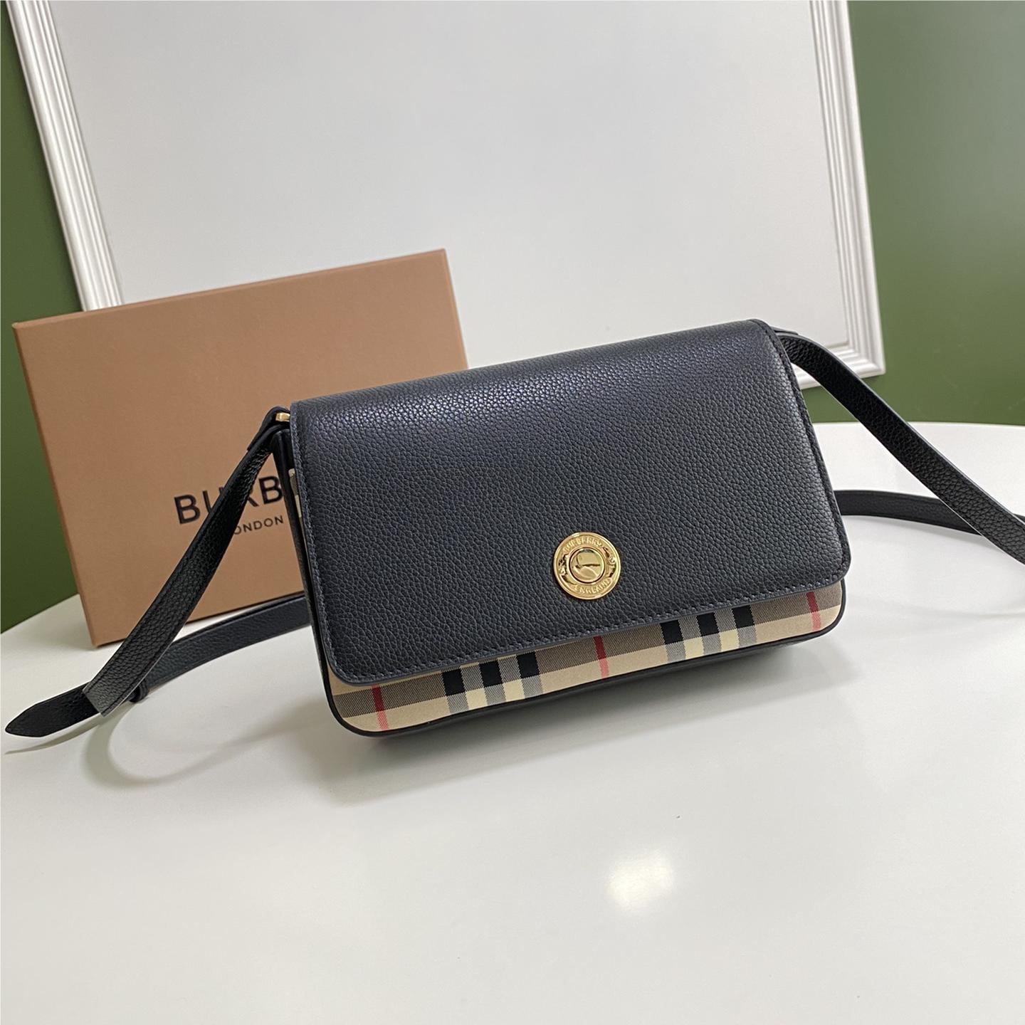 Burberry black classic check underarm bag Burberry black classic check underarm bag