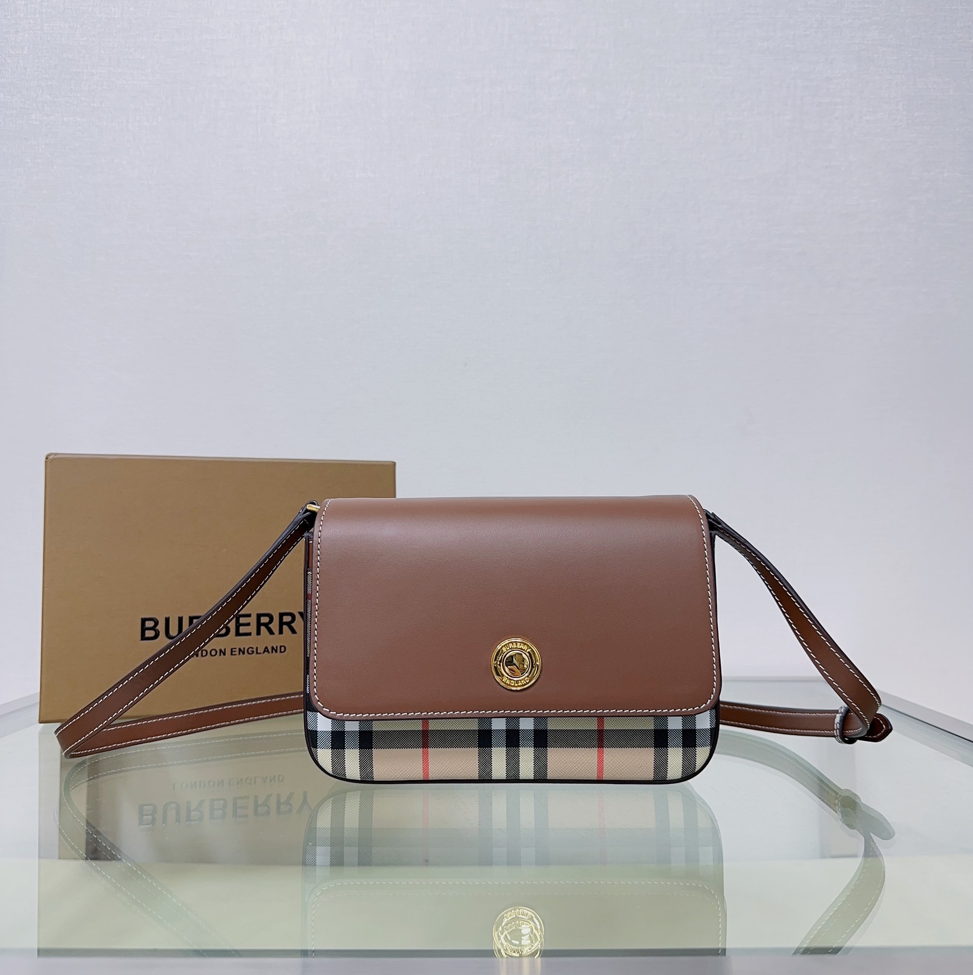 Burberry brown classic check underarm bag Burberry brown classic check underarm bag