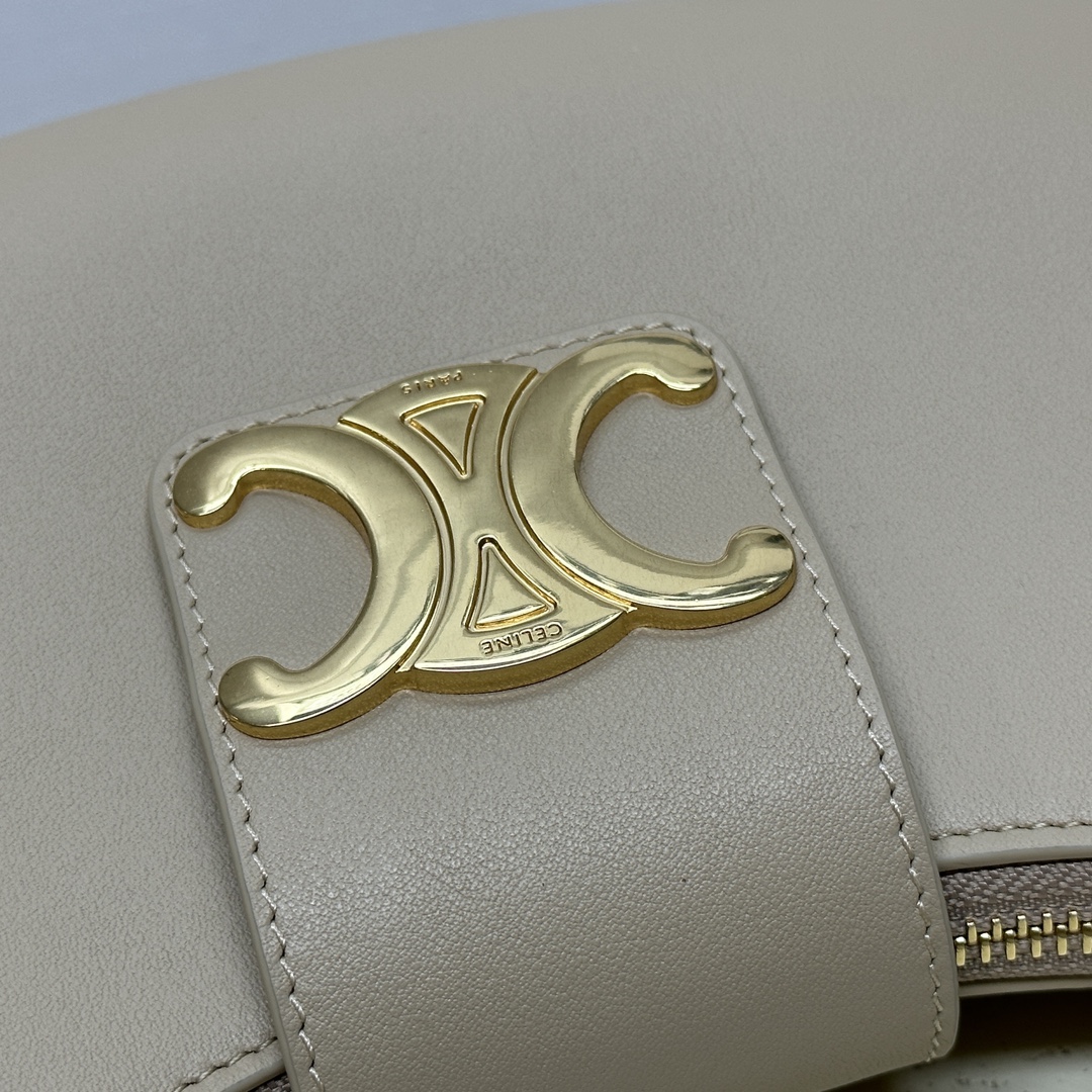 CELINE TRIOMPHE Classic Ivory Underarm Bag CELINE TRIOMPHE Classic Ivory Underarm Bag