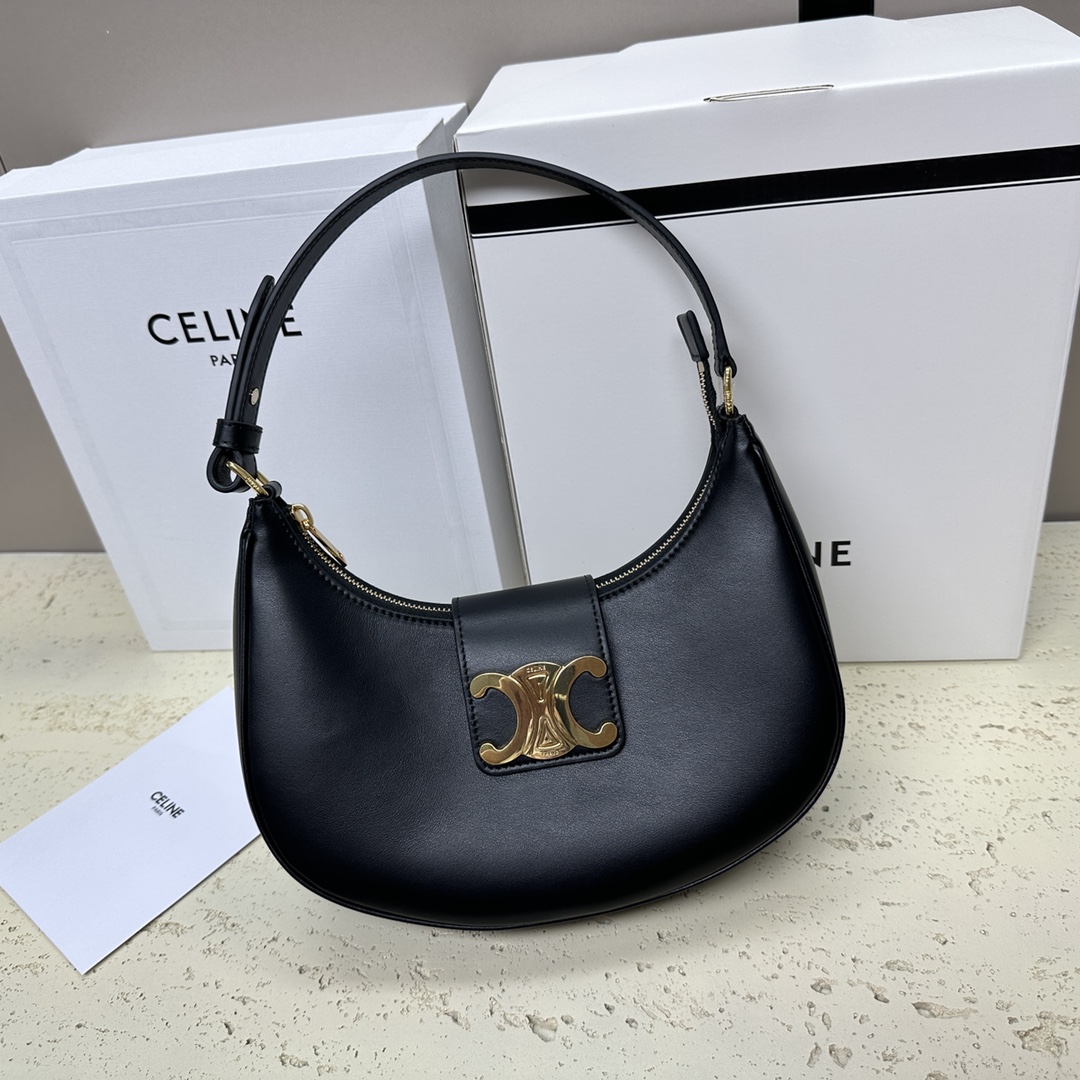 CELINE TRIOMPHE series classic black leather underarm bag CELINE TRIOMPHE series classic black leather underarm bag